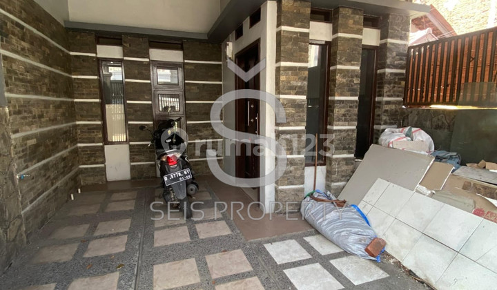 Rumah Butuh Minim Renovasi SHM Batununggal, Bandung