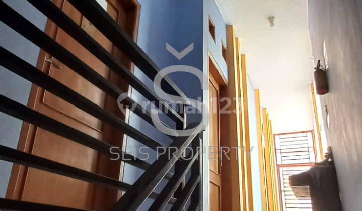 Nice Shop House 195 m2 with SHM on Budi Street, Cimahi.