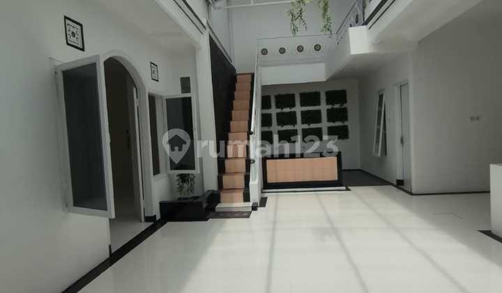 Rumah Bagus Unfurnished SHM Margacinta, Bandung