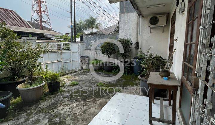 Rumah 2 Lantai di Taman Holis Indah, Bandung Nyaman Strategis 1