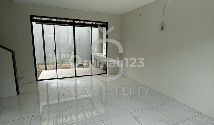 Fine Unfurnished House, Kota Baru Parahyangan, Bandung, Freehold Title