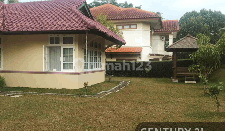 Rumah Dengan Taman Luas Rancamaya Golf Estate Cluster Bunga Raya