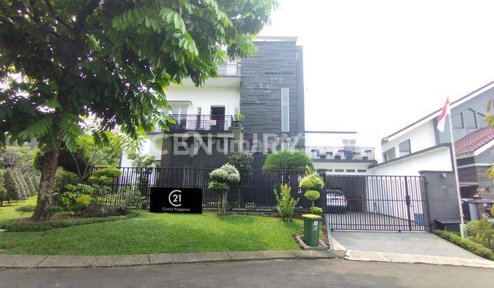 Rumah Mewah Furnished Lantai Marmer View Danau/Gunung Sentul City 1