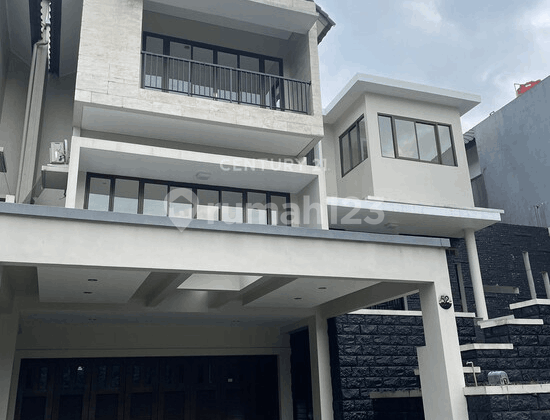 Minimalist House in Bogor Nirwana Residence 2