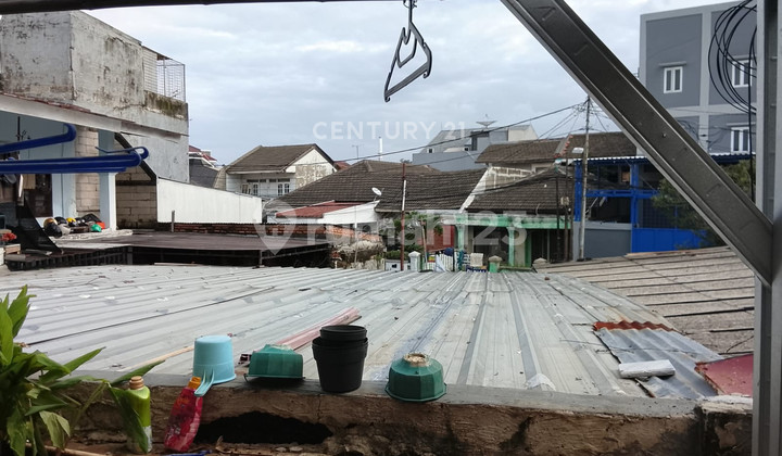 Strategic House in Commercial Area on Jl Romas, East Jakarta 2