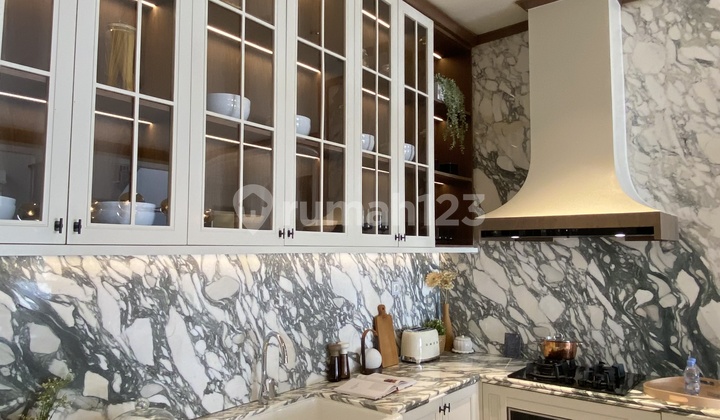 Dijual Cepat Rumah Ala Paris 3 Lantai Sebelah The Springs  2