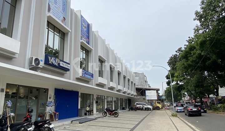 Dijual Ruko Siap Pakai Hadap Jalan Gading Serpong Dekat Sms