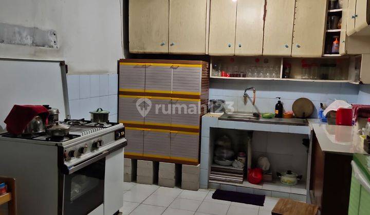 Dijual Rumah Lama 1 Lantai di Taman Kota Ukuran 6x17m2 Hak Milik 2