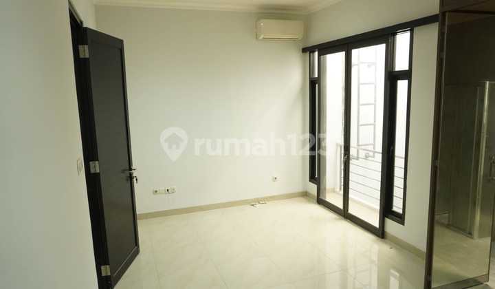 Greenville Ratu Dahlia Dijual Rumah 6x16m2 akses 2 mobil 2