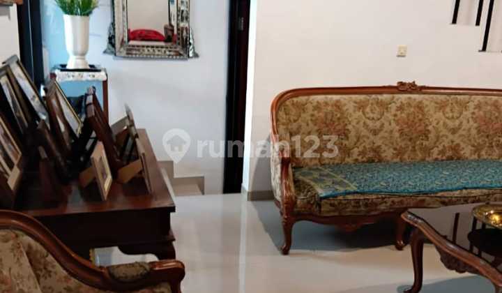 Rumah 2 Lantai Siap Huni dengan Hunian Nyaman dan Asri @Ciputat 2