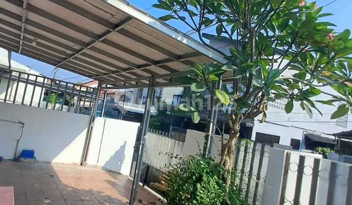 Rumah Strategis dekat Bintaro Jaya dan Lingkungan Asri @Ciputat 2