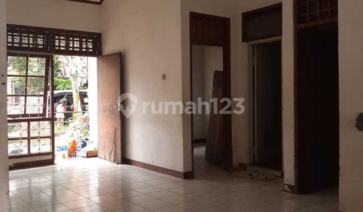 Strategic House As-Is Condition with Spacious Yard @Pamulang 2
