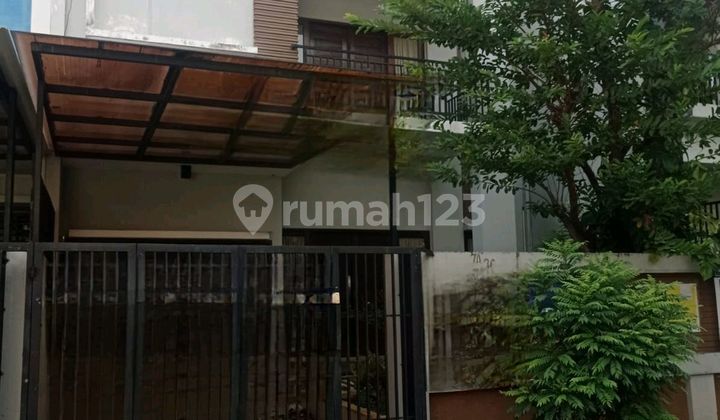 Rumah Lokasi Strategis dengan Lingkungan Asri di Bintaro Rumah Lokasi Strategis dengan Lingkungan Asri di Bintaro