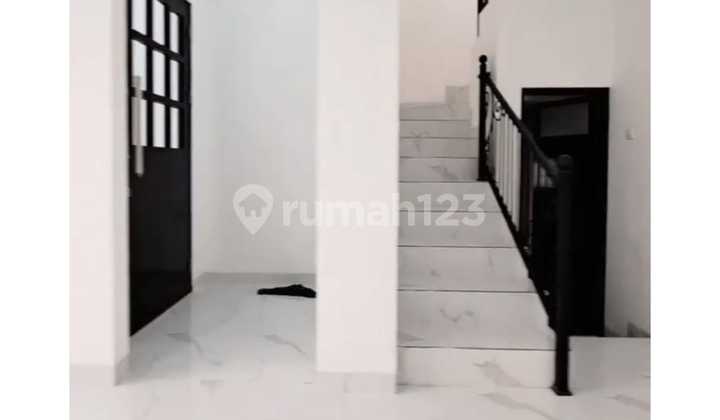 Rumah 2 Lantai Siap Huni dengan Hunian Nyaman dan Asri di Bogor Rumah 2 Lantai Siap Huni dengan Hunian Nyaman dan Asri di Bogor