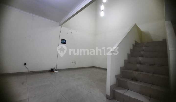 Rumah 2 Lantai SHM di Bintaro Sektor 6 dalam Lingkungan Asri dan Nyaman 2