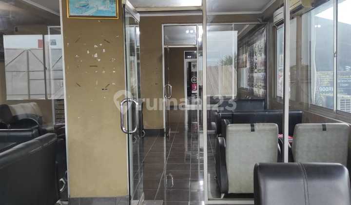 Ready-to-Use Business Space in a Highly Strategic Roadside Location