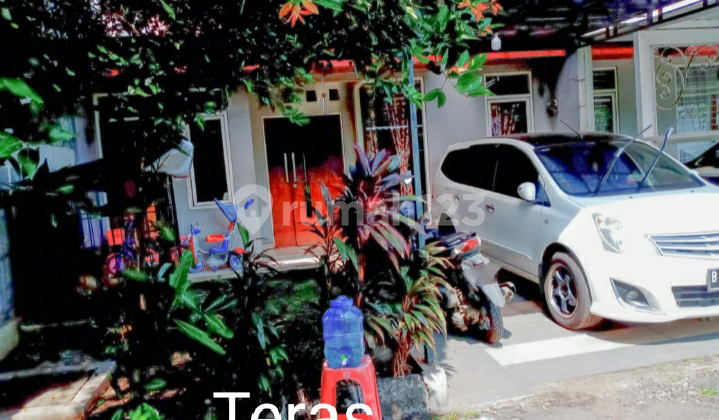 Ready-to-Occupy Home with Comfortable and Lush Living in East Jakarta 2