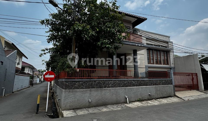Dijual Rumah Besar 2 Lantai Ciputat - LT 217 M², Dekat Kampus & Kuliner, SHM, Harga Nego!