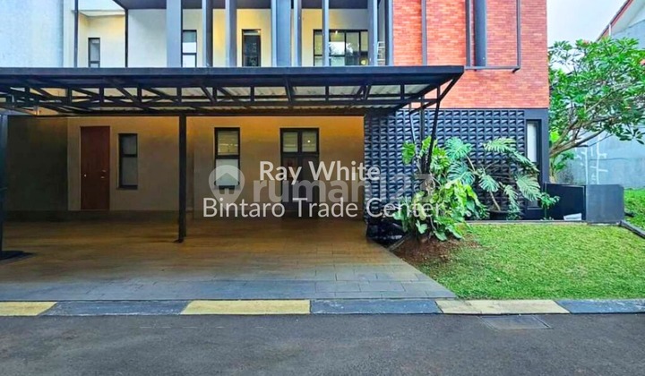 House in Bintaro 2.5 Floors 4+1 Bedrooms 5+1 Bathrooms SHM Certificate Strategic Location