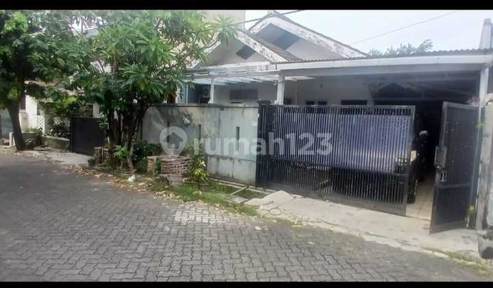 Rumah Siap Huni dengan Hunian Nyaman dan Asri @ Ciputat (Shm)