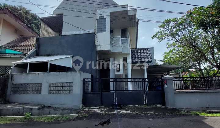 Rumah Siap Huni dengan Hunian Nyaman dan Asri di Bintaro Jakarta Selatan 1