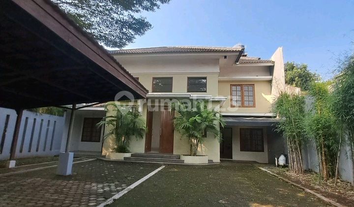 1½ Story House Ready to Live In with Comfortable and Lush Living in East Ciputat.