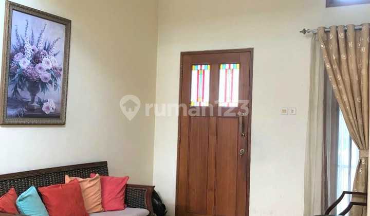 Rumah Bagus Siap Huni 2 Lantai Siap Huni KT 3+1 KM 2+1 Surat SHM 2