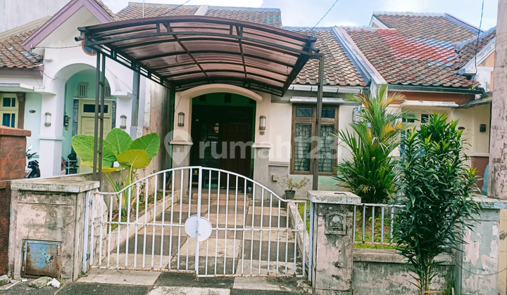 Ready-to-Occupy Home with Comfortable and Green Living in Pamulang