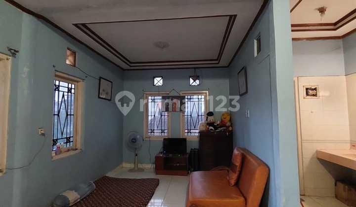 For Sale: House facing Complex Park and Strategic Location @Jombang 2