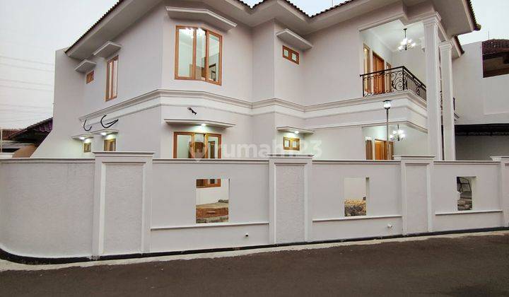 Rumah baru posisi hook full renovasi dalam komplek Diklender 2