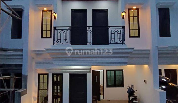 Rumah baru design classic free biaya biaya di Bintaro 1