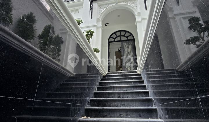 Rumah Mewah Design Classic View Ecopark di Tebet