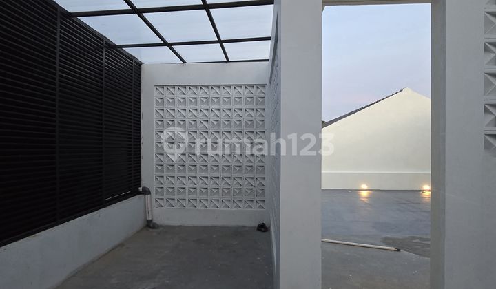 Rumah Mewah Siap Huni Design Classic Dengan Rooftop Cempaka Putih 2