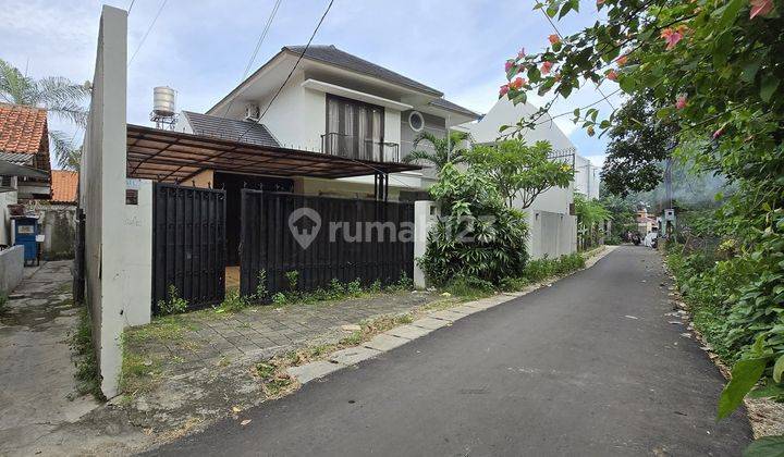 Rumah Second Non Komplek Tanah Luas Banget Dekat Mrt 2