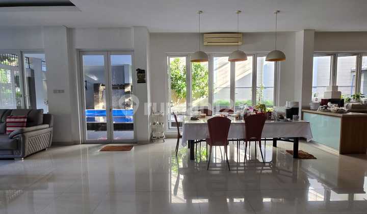 Rumah Modern Tropis Posisi Hook Di Kayu Putih 2