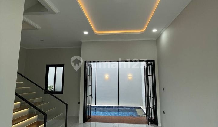 Rumah 3 Lantai Ada Rooftop Dan Kolam Renang Pribadi di Joglo 2