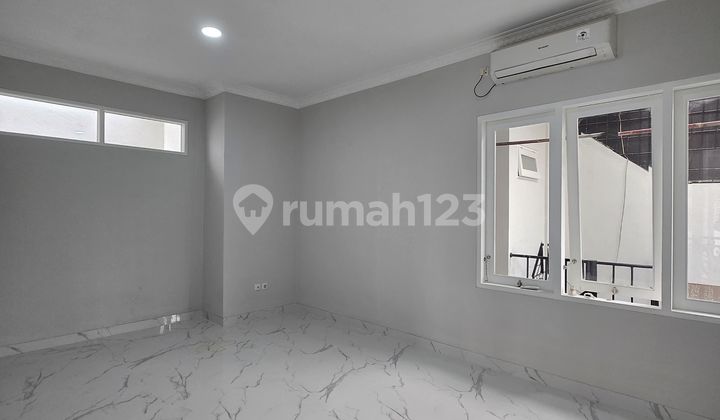 Turun Harga Rumah Siap Huni Lokasi Strategis di Tebet 2