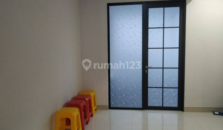 Rumah baru gress siap huni. Ada 2 AC, ada internet 8