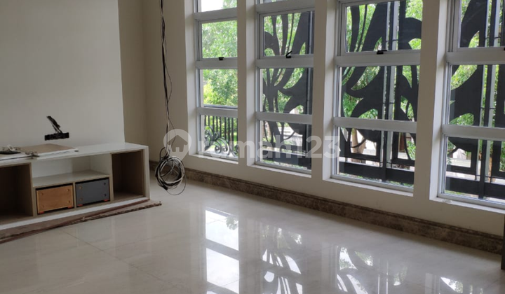 Rumah Graha family kualitas bagus, suasana nyaman, private, dekat Pakuwon Mall 2