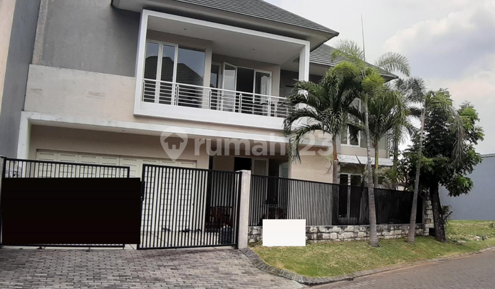 Rumah nyaman 2 lt di Graha Family, dekat club house Rumah nyaman 2 lt di Graha Family, dekat club house