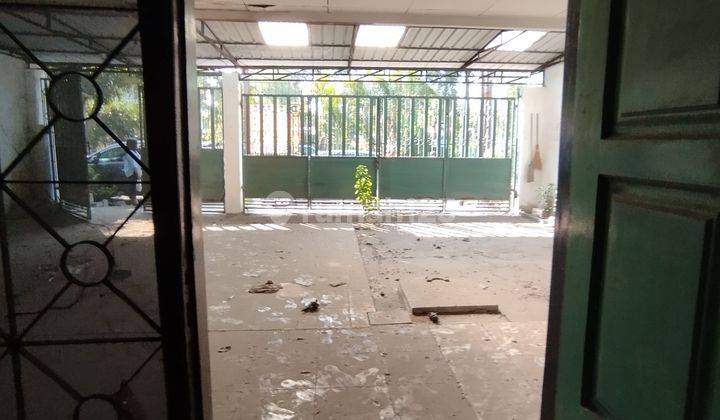 Rumah 2 lt, tempat usaha nol jalan, bisa unt kost² an, ada 5 KT 2