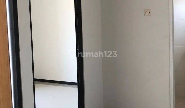 Rumah baru gress 2 lt 3 KT di Alana Tambak Oso, hadap Selatan, tidak panas  2