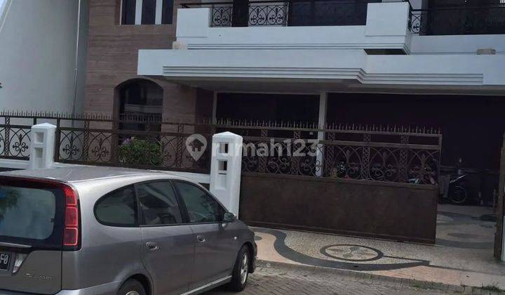 Rumah di Galaxy Bumi Permai, furnish kayu jati, SHM Bagus 1