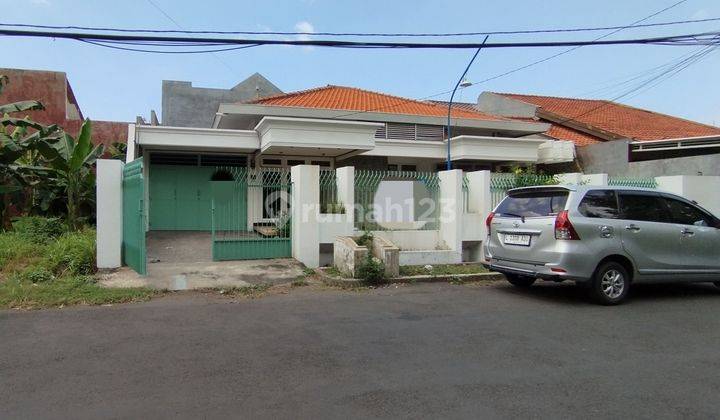 Rumah semi furnish siap huni tengah kota, akses pembantu terpisah dr rumah induk 2