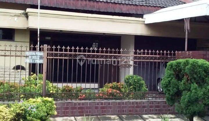 Rumah Luas, Asri Dg Taman Depan Dan Belakang, Sangat Terawat, Harga Bersahabat 1