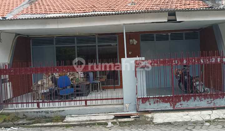 Rumah Sangat Terawat Di Ngagel. Lokasi Pusat Kota. Strategisno Banjir 2