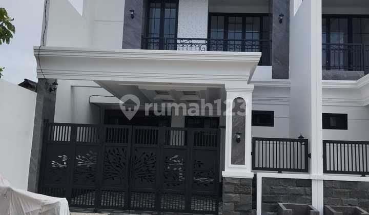 Rumah Bagus. American Style New Home. 4 Kt. 3 Km. Row Jalan Lebar. Hadap Selatan