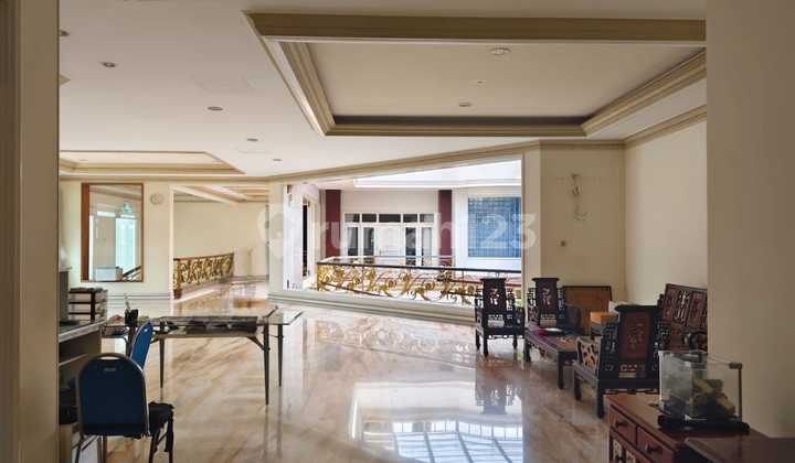 Rumah Mewah Dharmahusada Indah Barat Kualitas Super SHM Rumah Mewah Dharmahusada Indah Barat Kualitas Super SHM