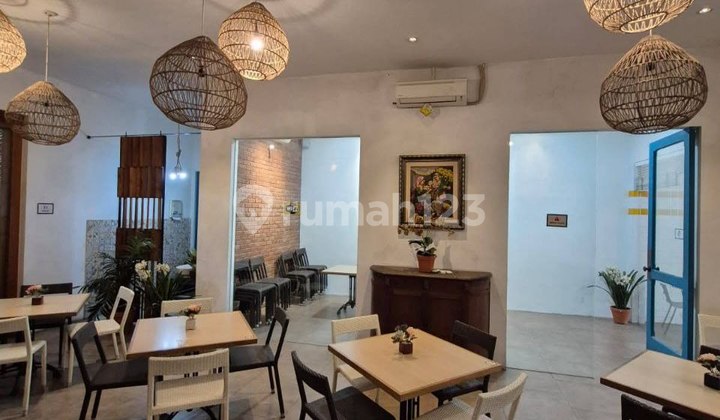 Bangunan Ex Resto Di Nol Jalan Raya Jemursari Surabaya