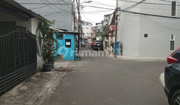 Selling Old Building House in Strategic Location, Tebet, South Jakarta 2